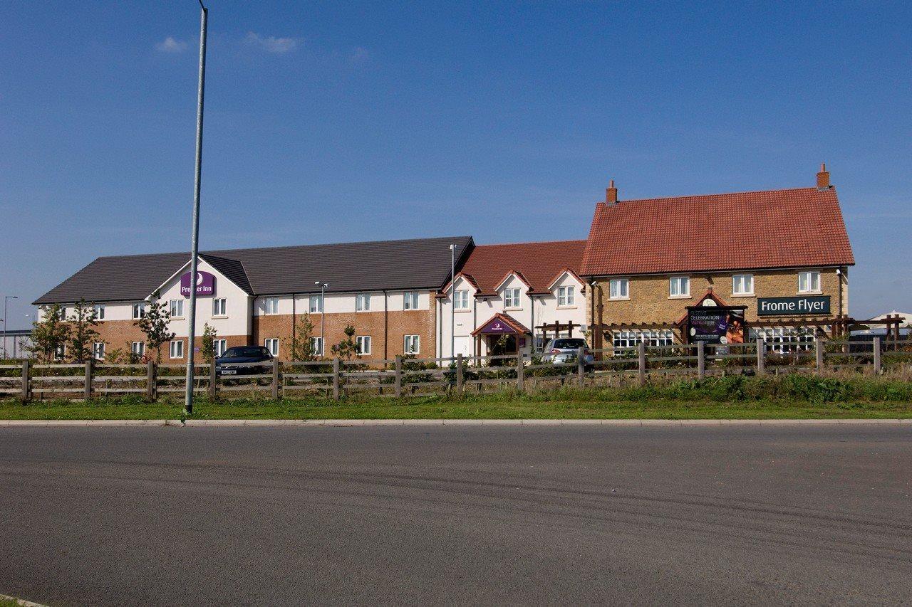 Premier Inn Frome Bagian luar foto