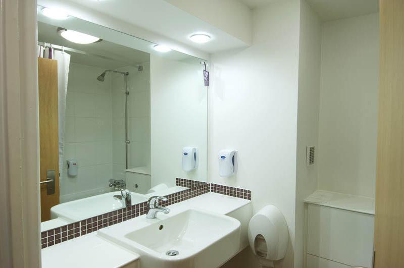 Premier Inn Frome Bagian luar foto